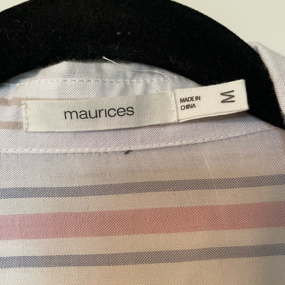 Button Up Top - Medium - Picture 3 of 4